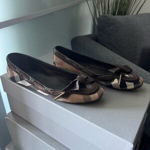 Burberry flats, 38